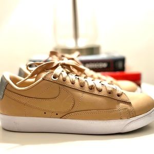 Nike Women's Blazer Low Beige Sz 7 AA1557 200